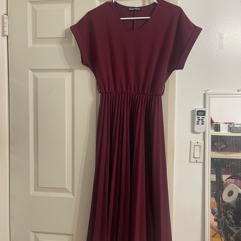 Flowy Burgundy Midi Dress with Gathered Waist